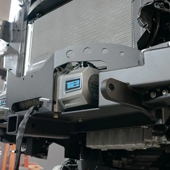 FRONT WINCH MOUNT WITH INCLUDED TOW HOOKS – SPRINTER (2019+). Photo 2